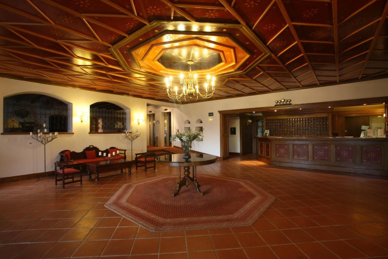 Hotel Spa Montana Karpeníszi Kültér fotó