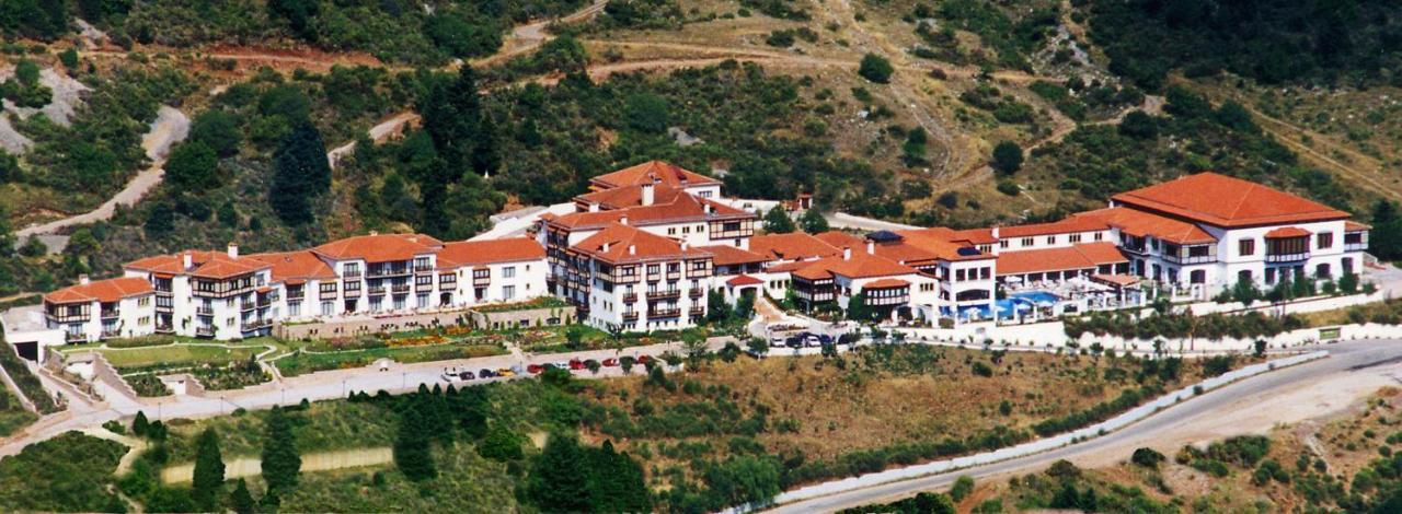 Hotel Spa Montana Karpeníszi Kültér fotó